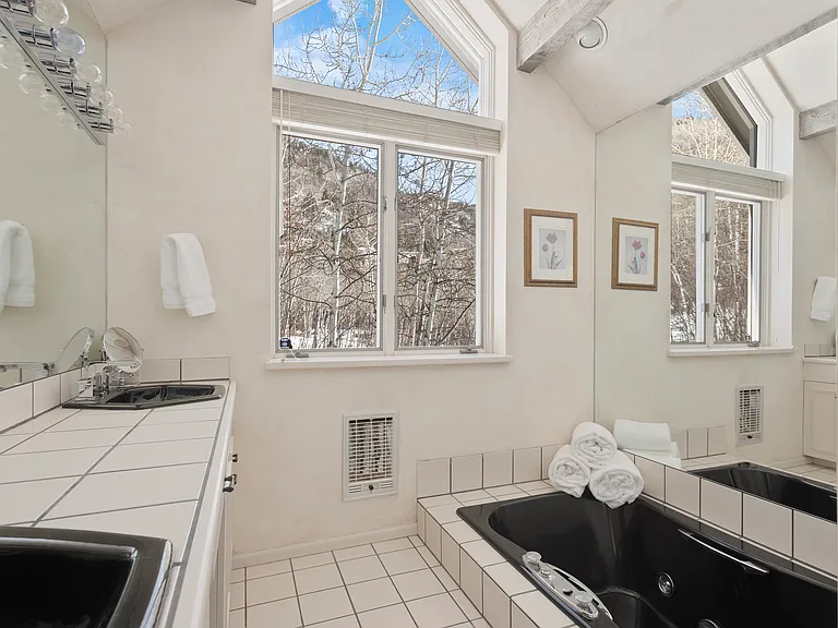 60 Northway Dr — Photo 13