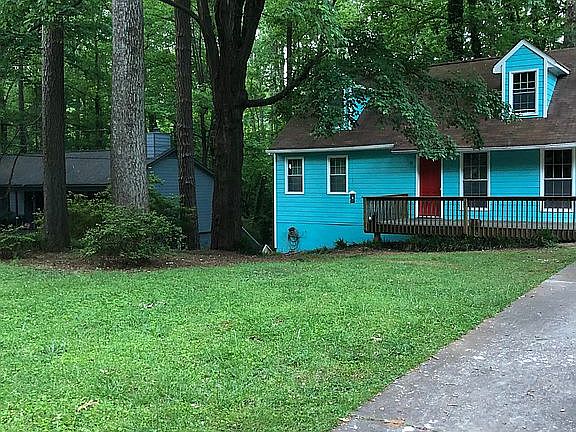 2nd image of 511 Valley Creek Rd SW