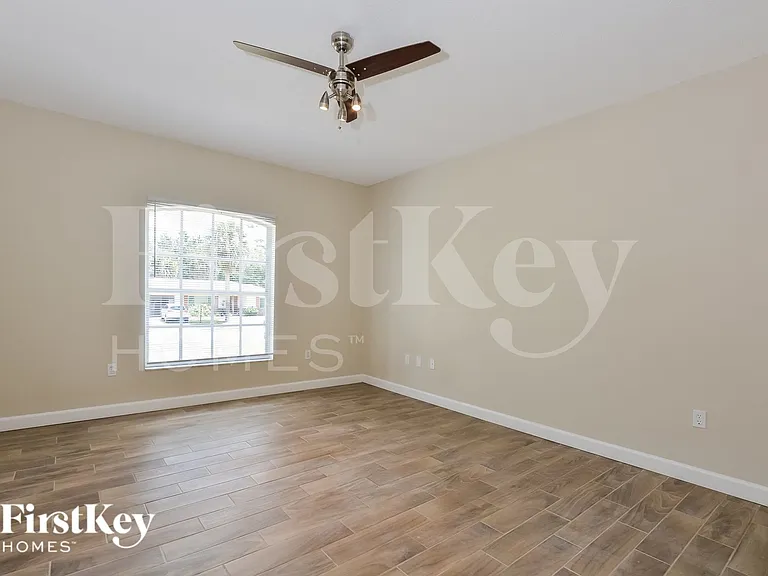 805 Cheriton St — Photo 8