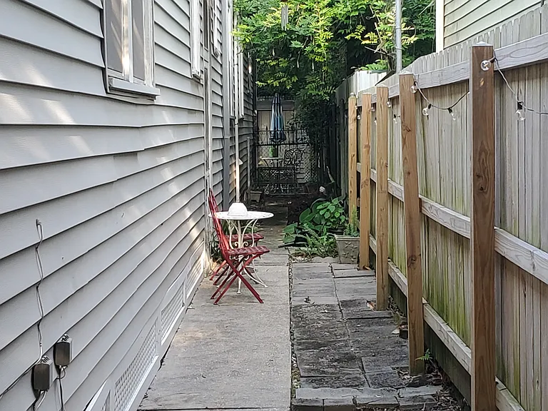 335 Angela St — Photo 19