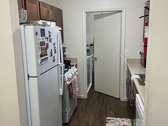 4th image of 38 Sussex Pl #38