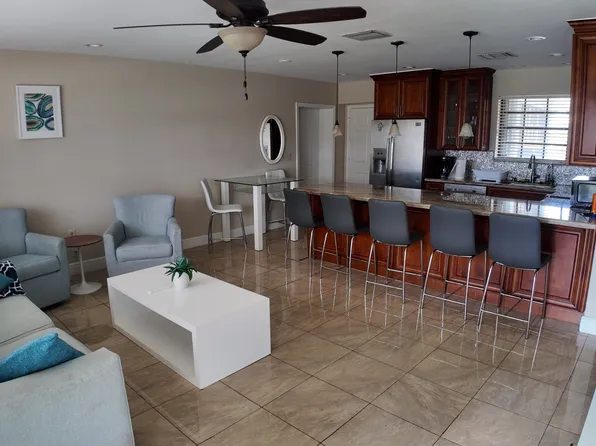 711 SE 3rd St, Deerfield Beach, FL