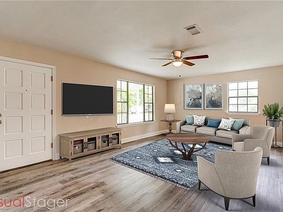 3rd image of 1703 Renell Dr