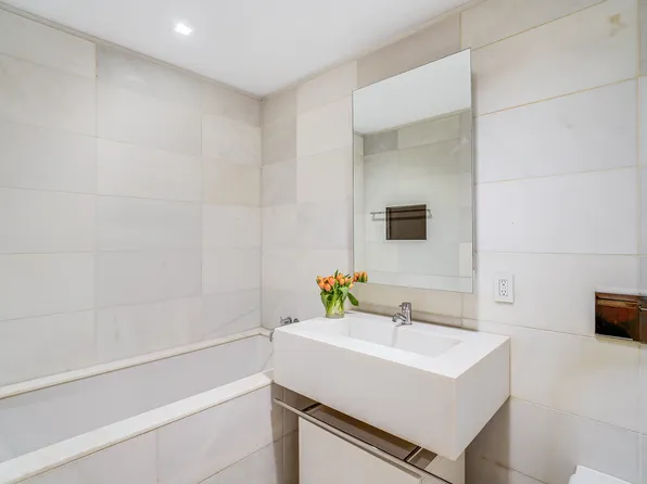 400 East 67th Street image 6 of 25