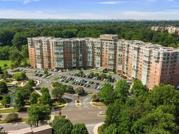 3100 N Leisure World Blvd APT 918, Silver Spring, MD 20906