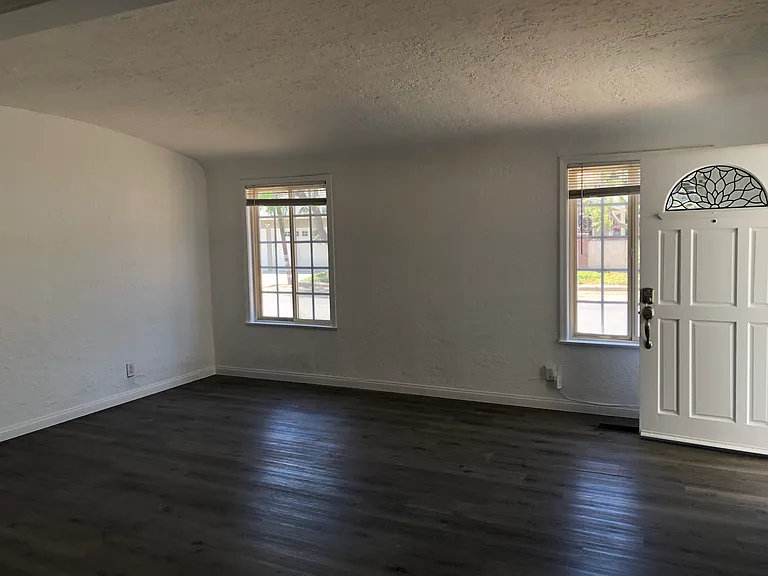 5802 Melvin Ave — Photo 3