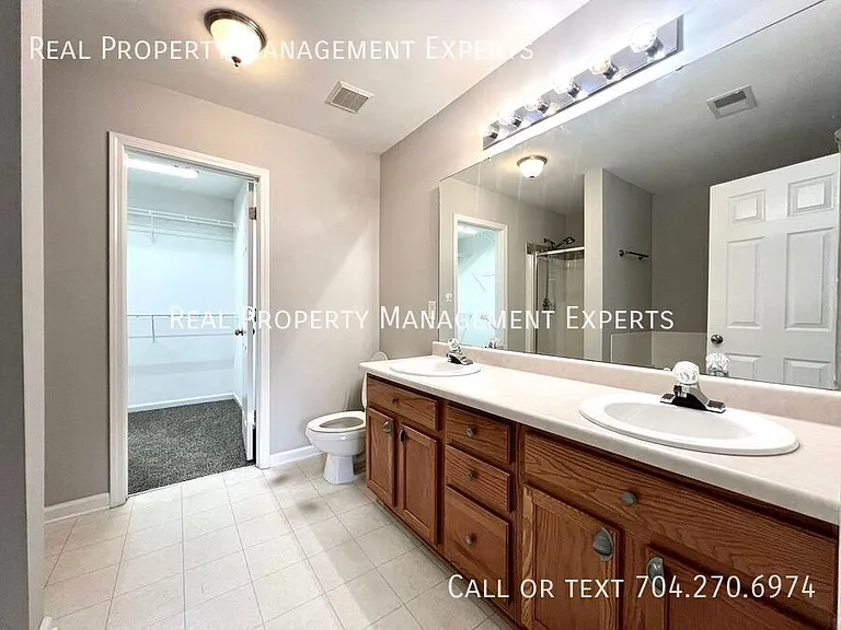 6522 Point Comfort Ln — Photo 10