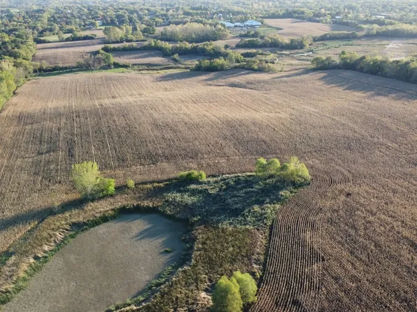 19925 W Indian Creek Rd, Mundelein, IL 60060