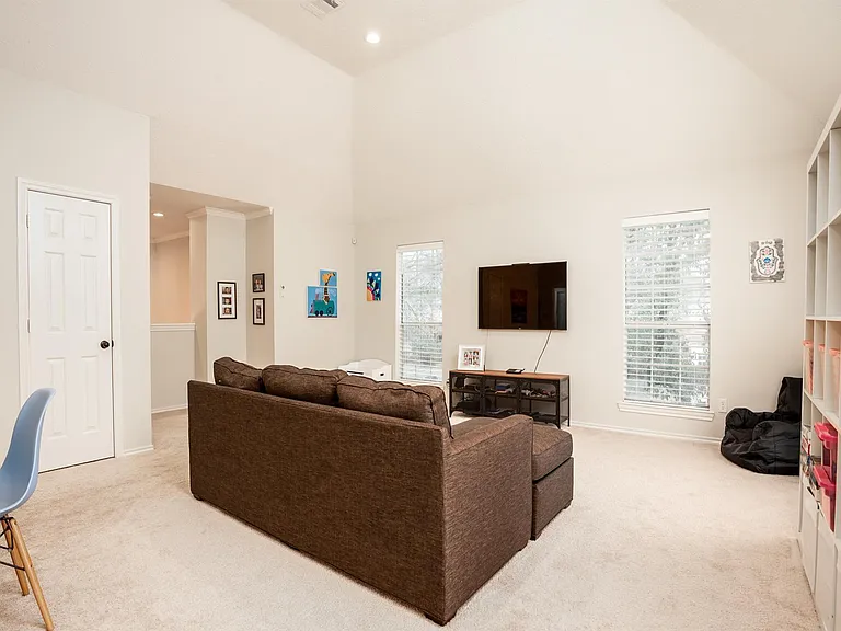 8915 Wallington Dr — Photo 23