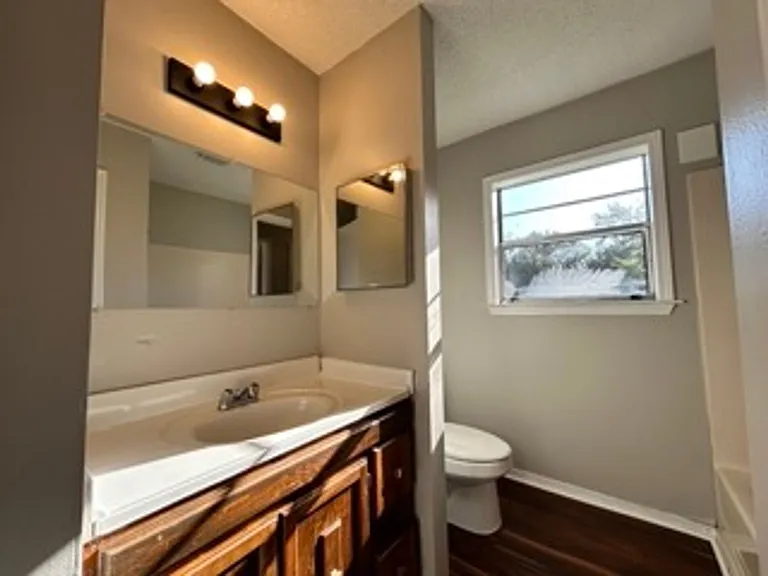 212 Lawler Ave — Photo 19