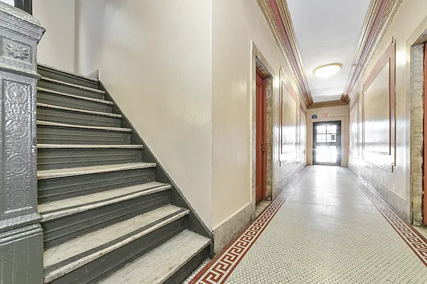 Rented by MNS | media 7