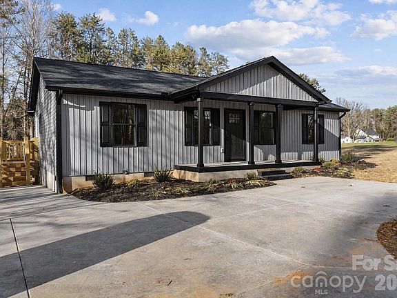 3rd image of 2220 Mooresville Rd