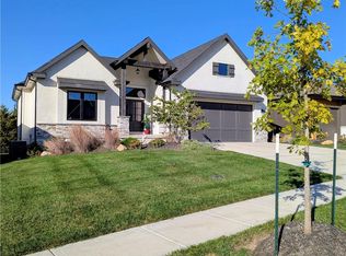 22076 W 93rd Ter, Lenexa, KS 66220