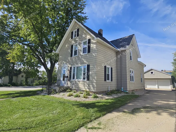 427 N Johnson St, Hartford, WI 53027