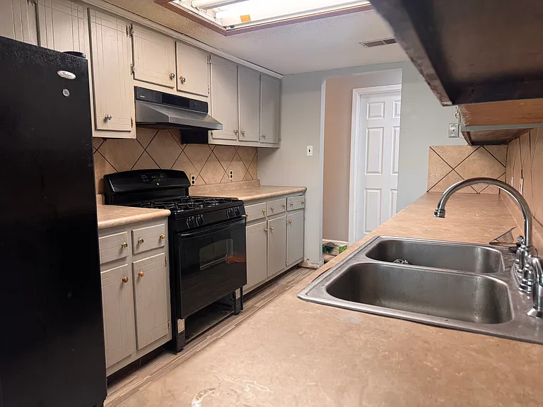 2703 Rainbow Dr — Photo 8