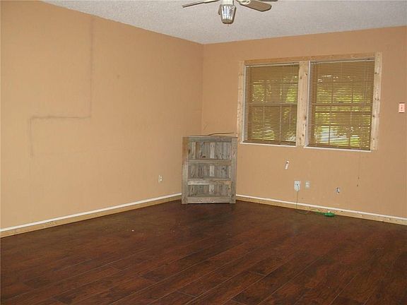 3rd image of 411 S 5th St