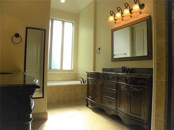 4th image of 124 Andrea Ct