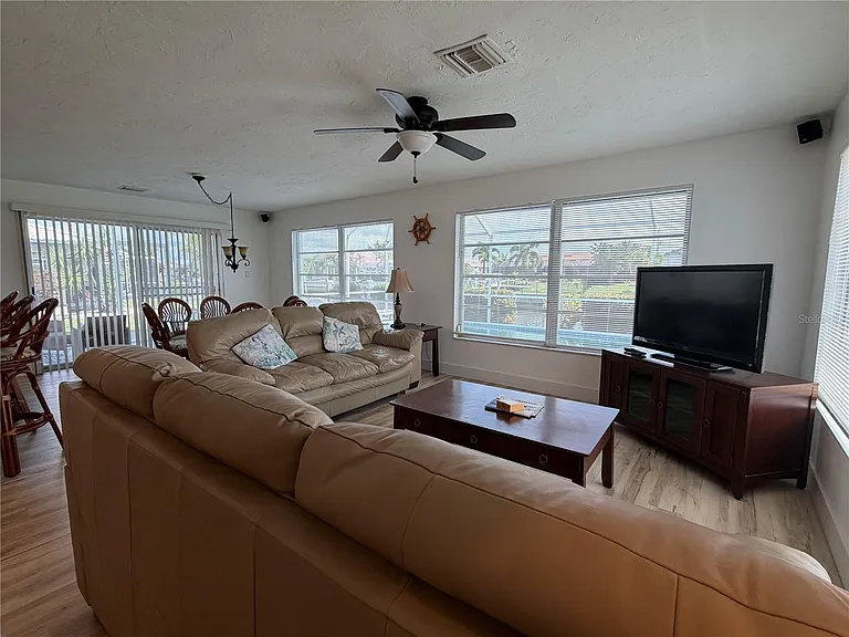 732 Santa Margerita Ln — Photo 14