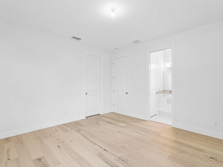 5603 Delacroix Ter — Photo 34
