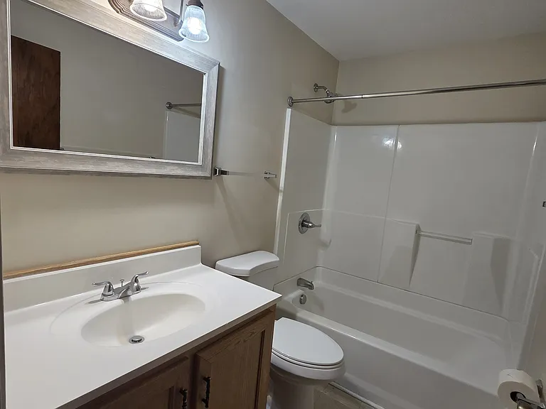 Oak Grove Dr — Photo 7