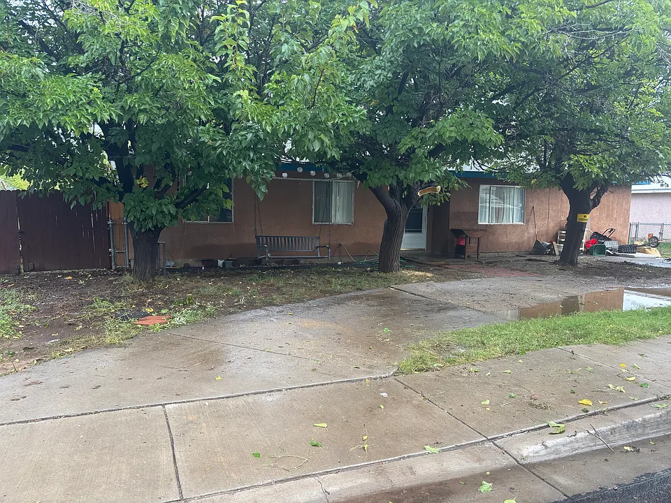 424 Vista Dr SW