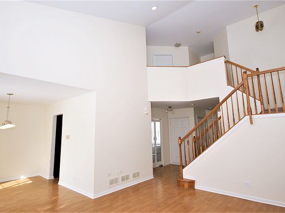 5th image of 3254 N Carriageway Dr