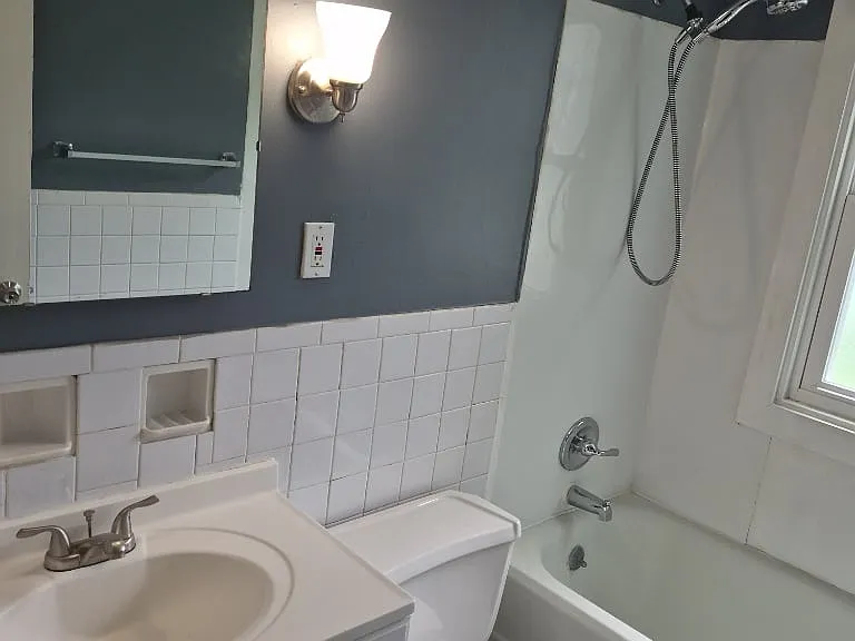 4939 Western Hills Ave — Photo 7