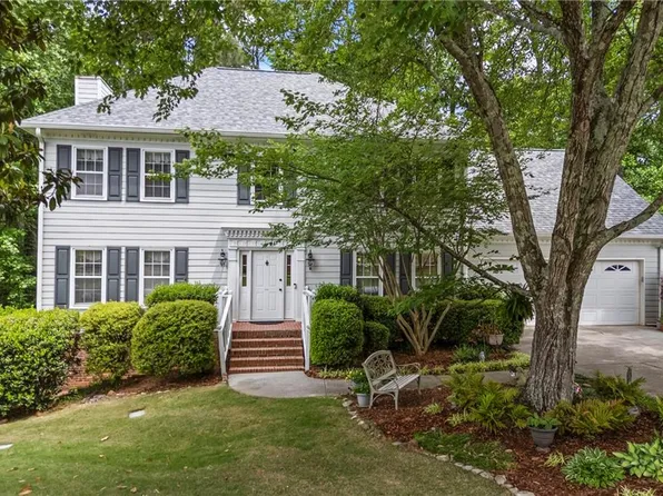 1172 Melton Dr SW, Lilburn, GA 30047