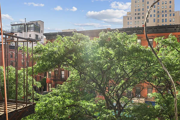 Rented by The Agency | media 2