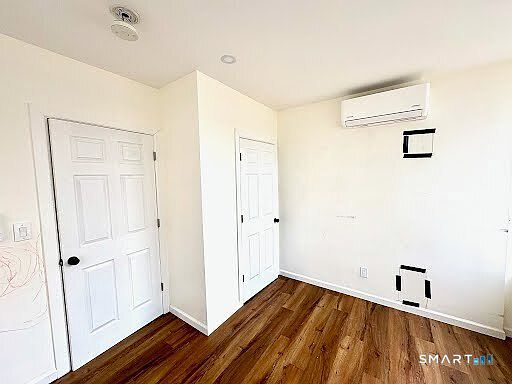 5th image of 61 Field St 101