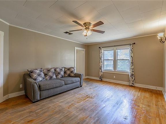 5th image of 1903 W Granfield Ave