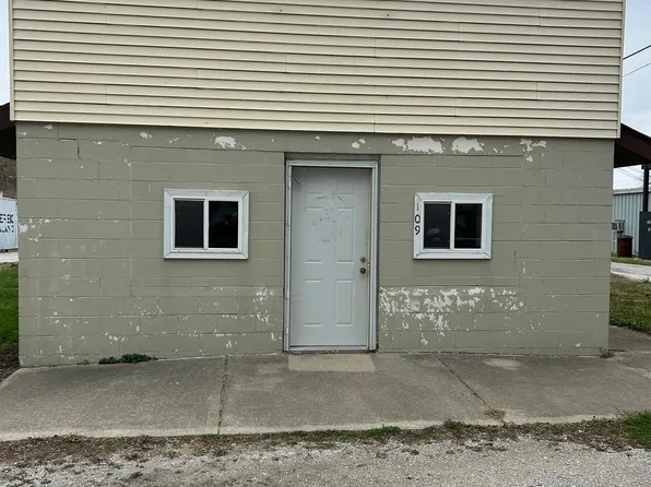 109 N Decamp St, Edinburg, IL 62531