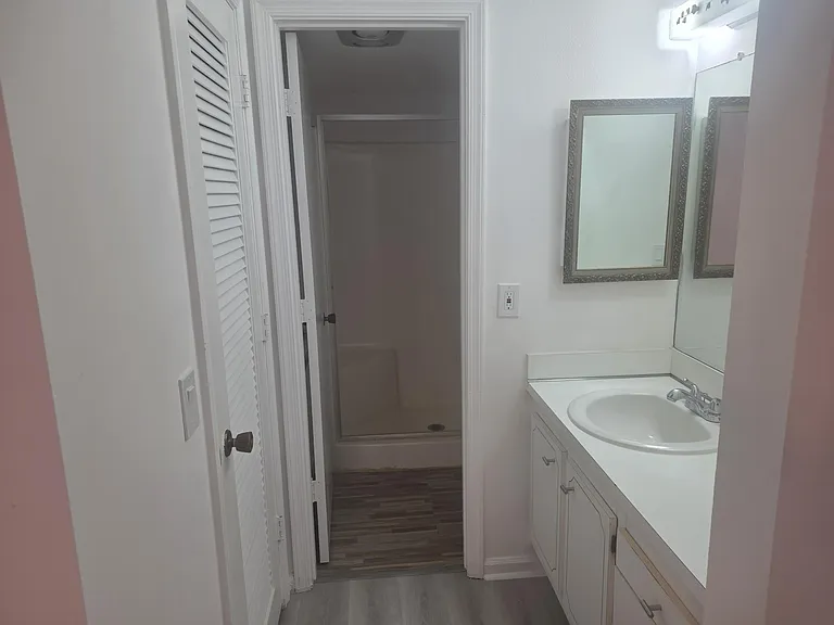 959 SE 2nd Ave #204 — Photo 15