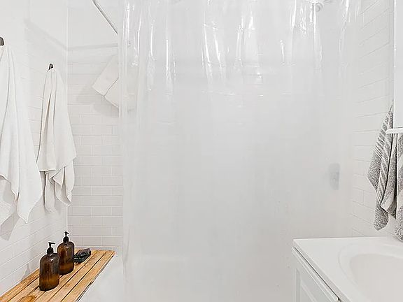 4th image of 273 Bleecker St APT 2