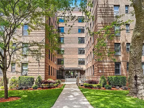 2251 Knapp St APT 1C, Brooklyn, NY 11229