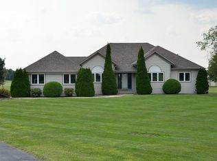 N9579 Beulah Meadows Rd, Mukwonago, WI 53149