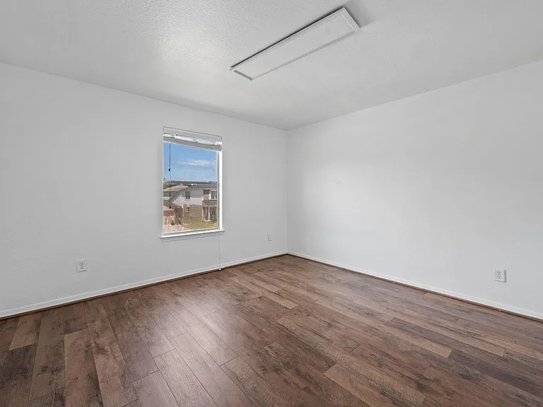 4614 Oak St — Photo 25