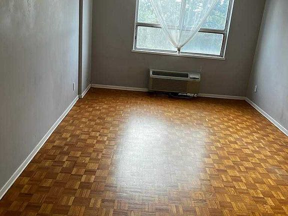 4th image of 2835 Islington Ave #309