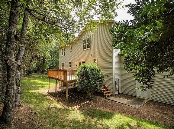 4th image of 429 31st Avenue Ct NE