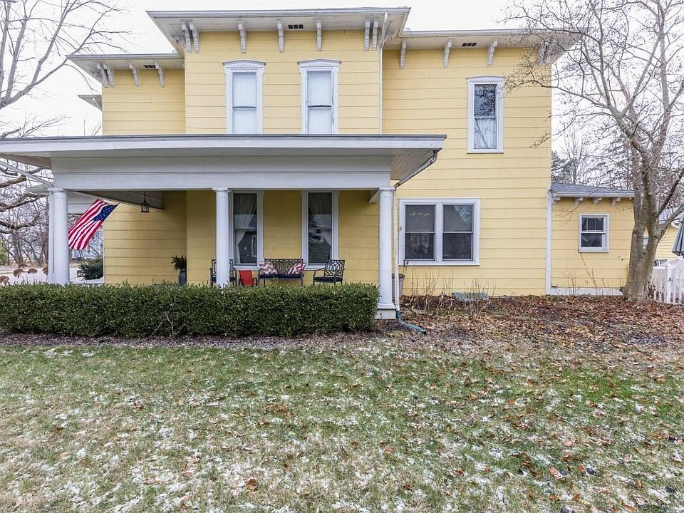 1st image of 398 S Chillicothe St