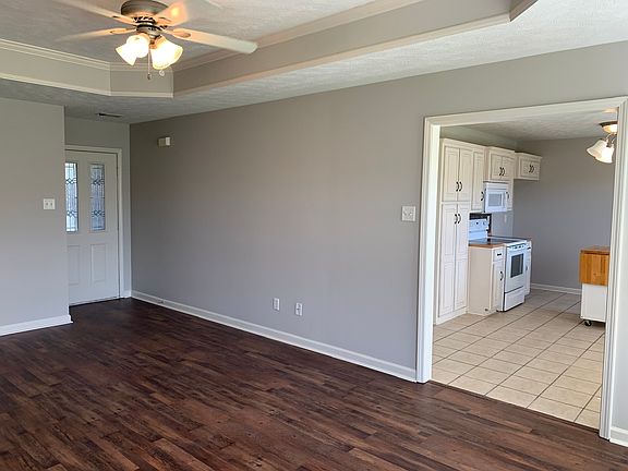 Living Room / Kitchen
