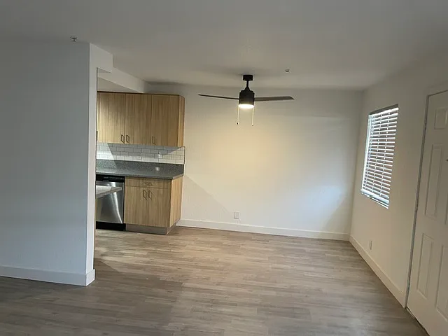 13427 Roselle Ave #7 — Photo 3