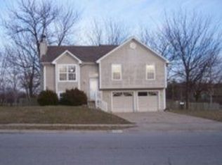 525 S Huntsman Blvd, Raymore, MO 64083