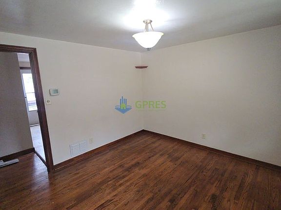 5th image of 1012 Woodland Rd