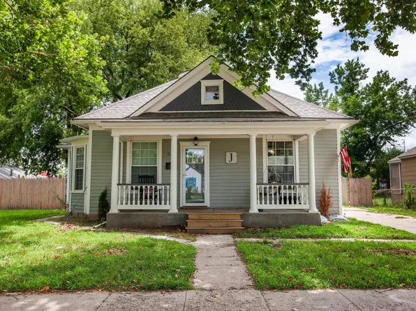 521 W 7th St, Junction City, KS 66441