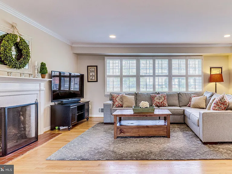 6519 Engel Dr — Photo 9