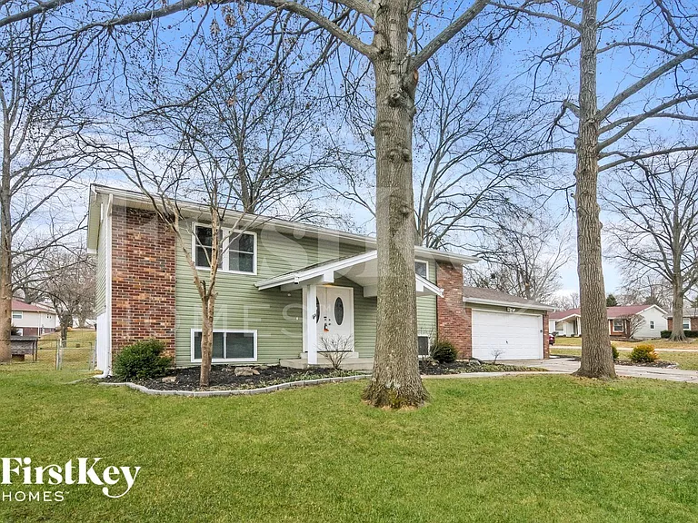 1562 Glenage Dr — Photo 2