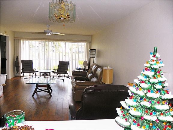 3rd image of 484 Belina Dr #3