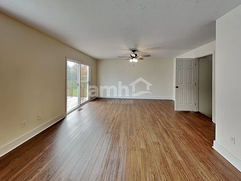 1215 Brookstone Dr — Photo 5