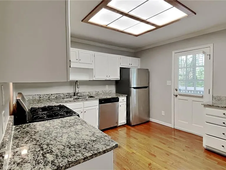 1746 Charrington Way — Photo 4